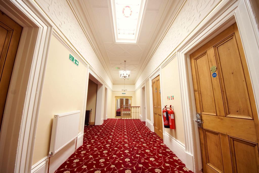 Edgerton Hotel Хаддерсфилд Экстерьер фото