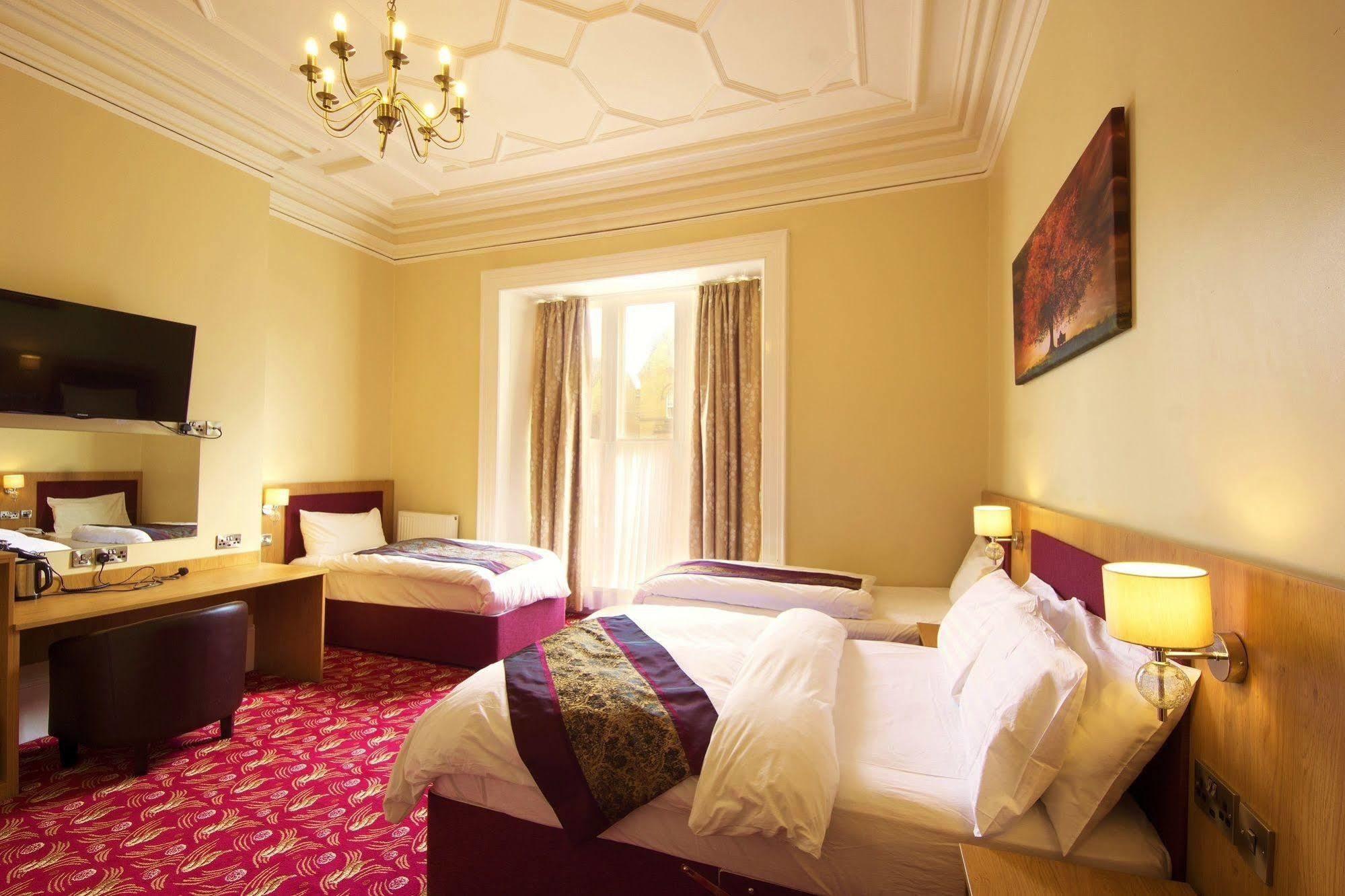 Edgerton Hotel Хаддерсфилд Экстерьер фото